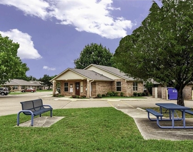 417 E Main Street - Photo Thumbnail 3