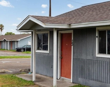 1010 Behmann St - Photo Thumbnail 2