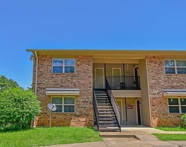 400 Pine Burr Lane - Photo Thumbnail 3