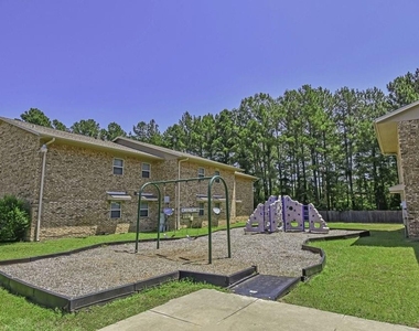400 Pine Burr Lane - Photo Thumbnail 1