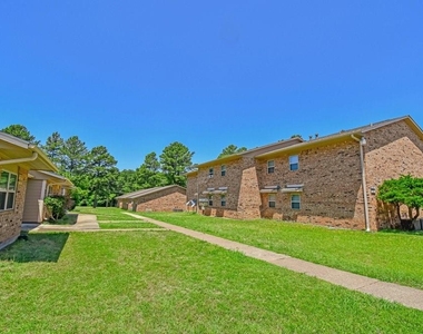 400 Pine Burr Lane - Photo Thumbnail 6