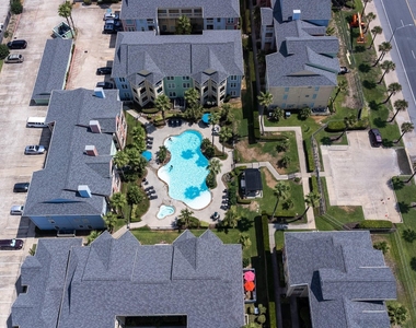 7000 Seawall Boulevard - Photo Thumbnail 26