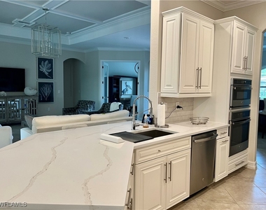 9569 Siracusa Court - Photo Thumbnail 12
