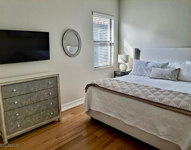 9569 Siracusa Court - Photo Thumbnail 25