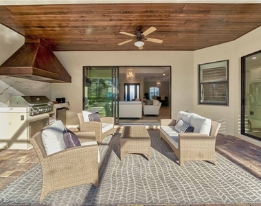 9569 Siracusa Court - Photo Thumbnail 28