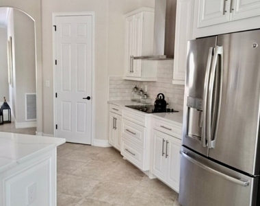 9569 Siracusa Court - Photo Thumbnail 10