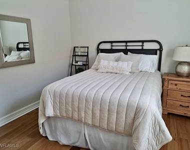 9569 Siracusa Court - Photo Thumbnail 22