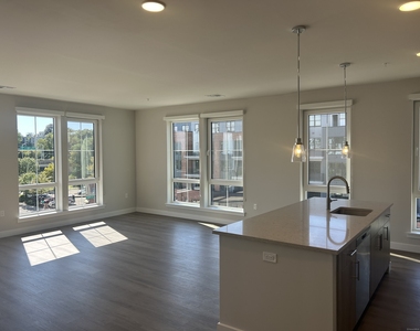 467 West Avenue - Photo Thumbnail 1