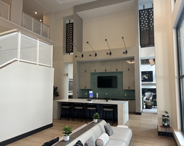 467 West Avenue - Photo Thumbnail 12