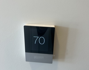 467 West Avenue - Photo Thumbnail 9