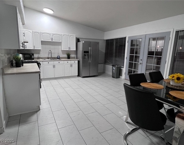 5415 Oxbow Street - Photo Thumbnail 4