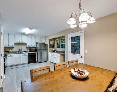 221 Remington Lane - Photo Thumbnail 3