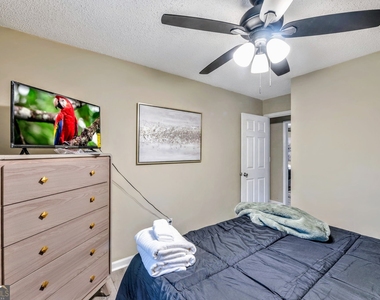 221 Remington Lane - Photo Thumbnail 15