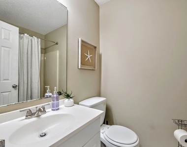 221 Remington Lane - Photo Thumbnail 8