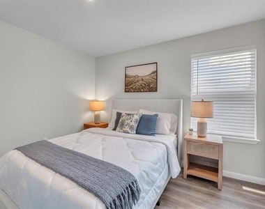502 S Mary Jo Drive - Photo Thumbnail 5