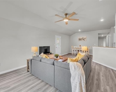 502 S Mary Jo Drive - Photo Thumbnail 17