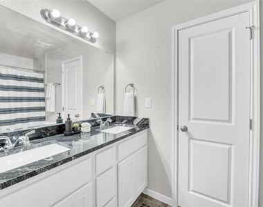 502 S Mary Jo Drive - Photo Thumbnail 11