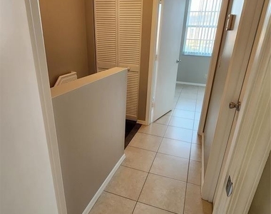 51 Whitehead Circle - Photo Thumbnail 6
