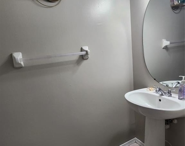 51 Whitehead Circle - Photo Thumbnail 7
