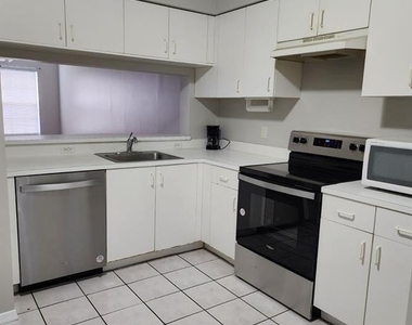 51 Whitehead Circle - Photo Thumbnail 4