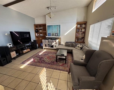 2714 Mccart Avenue - Photo Thumbnail 2