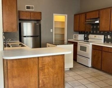 2714 Mccart Avenue - Photo Thumbnail 16