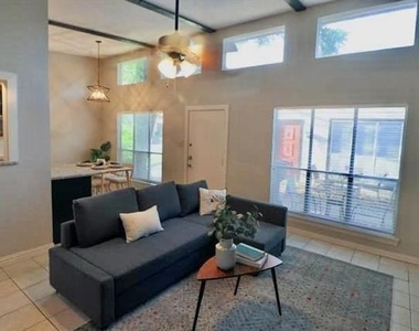 2708 Mccart Avenue - Photo Thumbnail 3