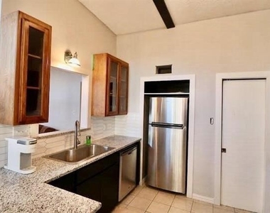 2708 Mccart Avenue - Photo Thumbnail 9