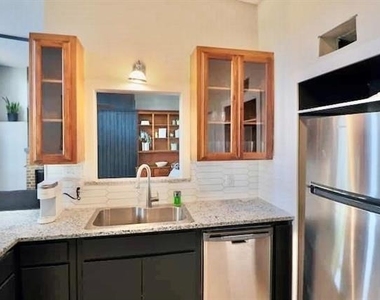2708 Mccart Avenue - Photo Thumbnail 10