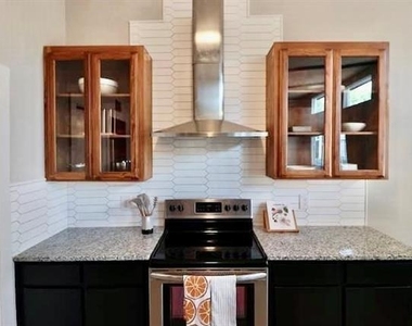 2708 Mccart Avenue - Photo Thumbnail 6