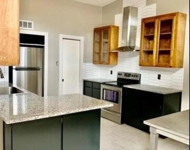 2708 Mccart Avenue - Photo Thumbnail 5