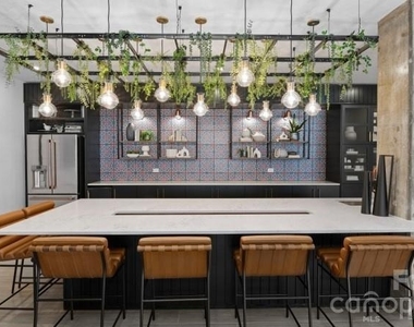 1711 Commonwealth Avenue - Photo Thumbnail 4