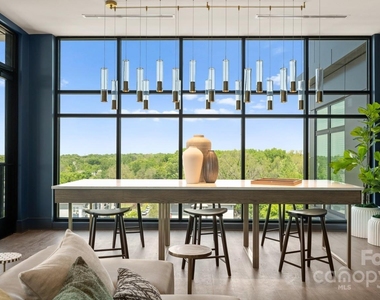 1711 Commonwealth Avenue - Photo Thumbnail 8