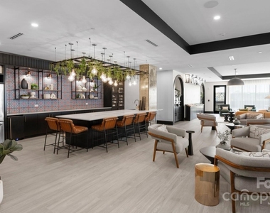 1711 Commonwealth Avenue - Photo Thumbnail 5