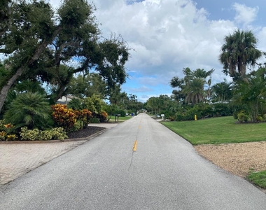 535 Flamevine Lane - Photo Thumbnail 38