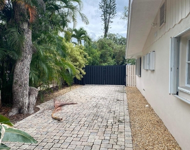 535 Flamevine Lane - Photo Thumbnail 33