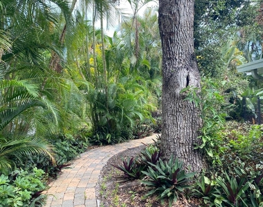 535 Flamevine Lane - Photo Thumbnail 31
