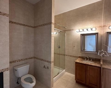 125 E Broadway - Photo Thumbnail 2