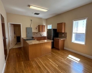 125 E Broadway - Photo Thumbnail 5