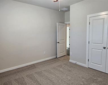 2240 Delano Dr - Photo Thumbnail 24