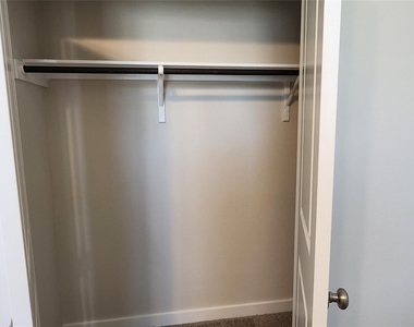 2240 Delano Dr - Photo Thumbnail 25