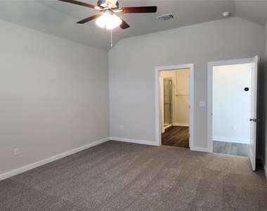 2240 Delano Dr - Photo Thumbnail 12