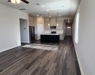 2240 Delano Dr - Photo Thumbnail 10