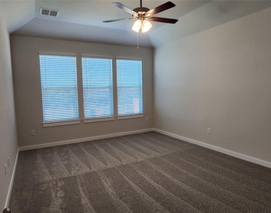 2240 Delano Dr - Photo Thumbnail 11
