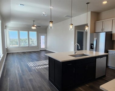 2240 Delano Dr - Photo Thumbnail 5