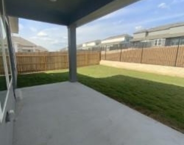 2240 Delano Dr - Photo Thumbnail 31