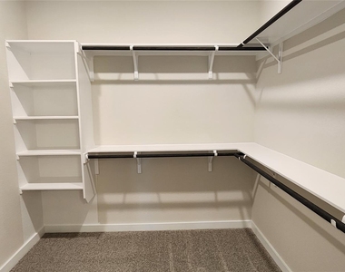 2240 Delano Dr - Photo Thumbnail 16