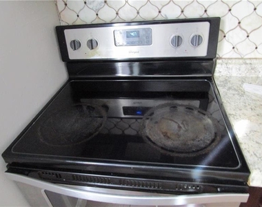 1235 Riverside Drive - Photo Thumbnail 9