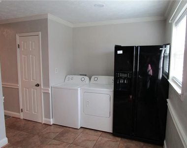 1235 Riverside Drive - Photo Thumbnail 13