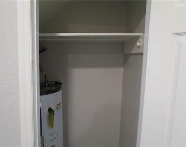 1235 Riverside Drive - Photo Thumbnail 16